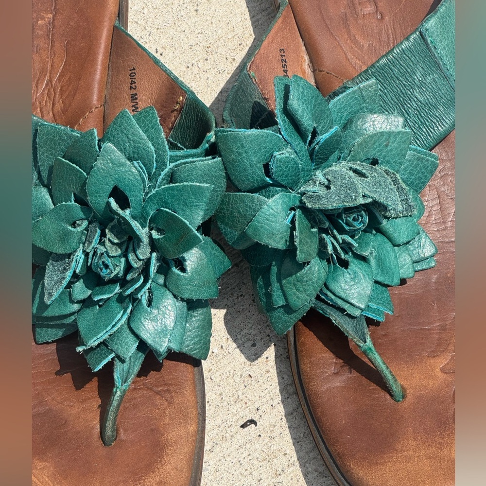 Born Flower sandals teal thong - Picture 3 of 9